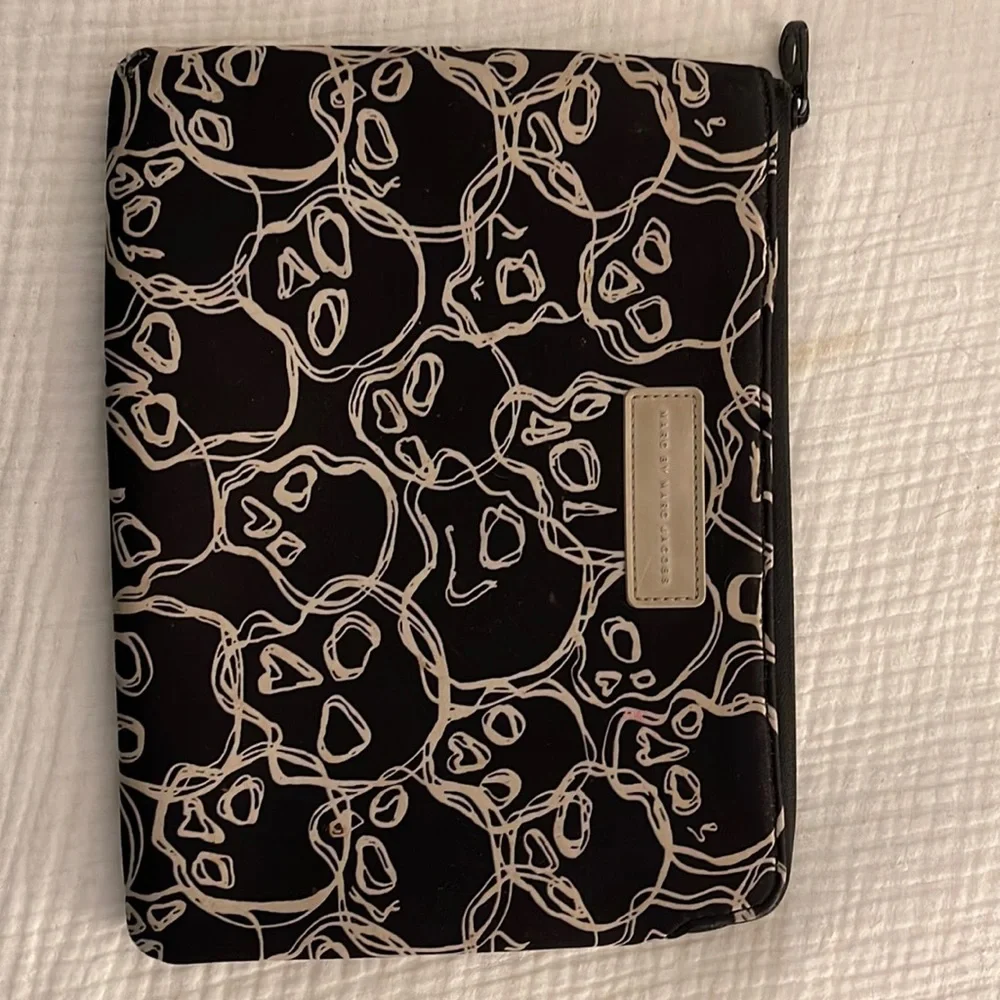 Marc Jacobs skull iPad case
